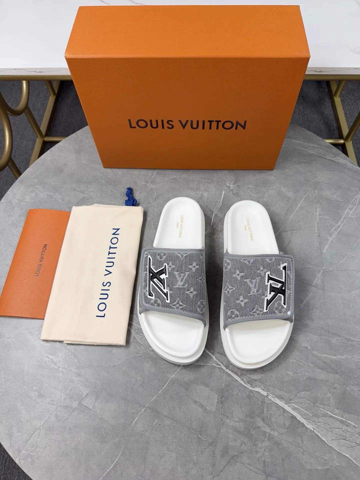 Men's Men's Shoes 💰380💰 🌈LV | Louis Vuitton ²⁰²³ 𝐬𝐬 🧡💚2025 Spring and Summer New Style Top Version‼ ️The original version is the same. The counter specializes in the latest straw slippers. Hard goods are new🆕 ❥Purchase level! Full of high-end feel! A popular model among bloggers at home and abroad, it’s retro and fashionable, and looks stunning on your feet! Mainly recommended models on the official website★ ━━━━━ ЅᏇєєt ━━━━━ ▪️Upper: original customized cowhide fabric ▪️Inner: cow lining ▪️Outsole: high-end rubber outsole ▪️Shoe size: 35-47 (46-47 customization is not returnable)